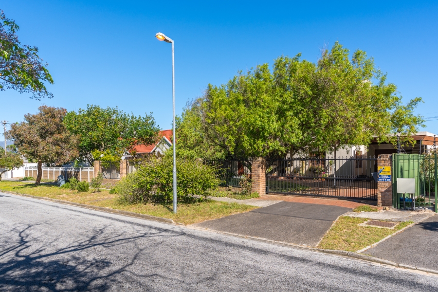 3 Bedroom Property for Sale in Pinelands Western Cape